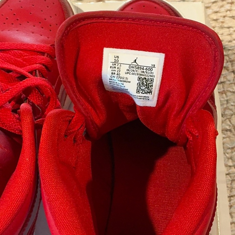 Nike Red High-Top Sneakers - Picture 5 of 7